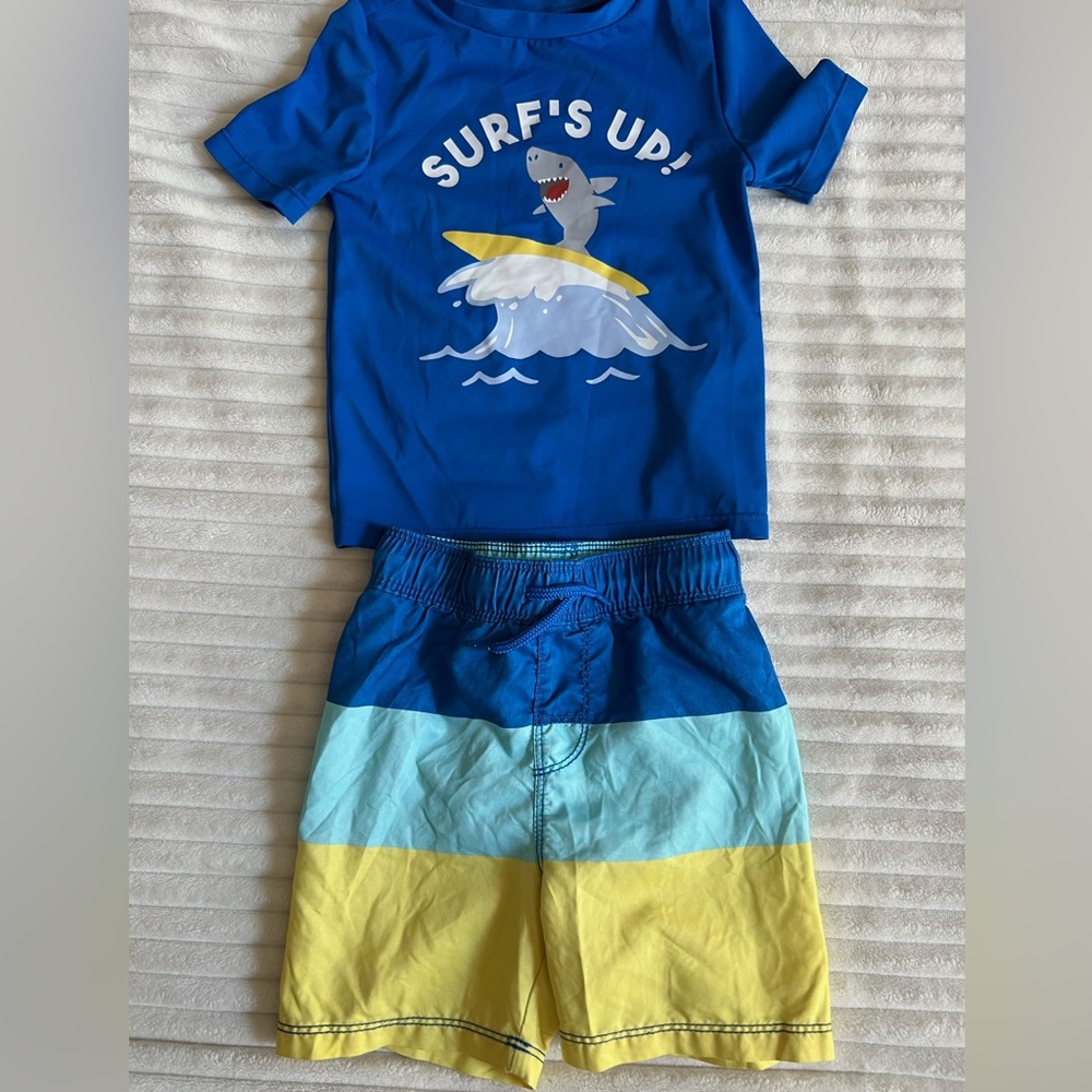 Old navy swimming suit for toddlers